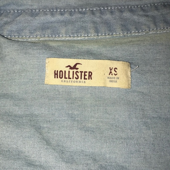 Button down - Picture 2 of 4